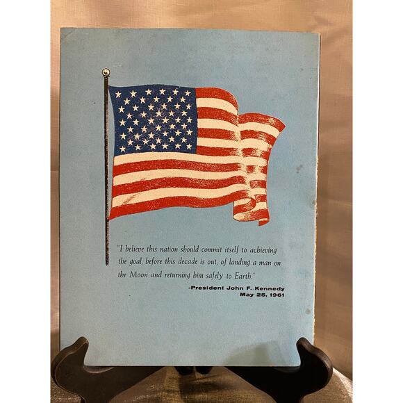 NASA booklet "Mission Moon '69 " A Documentary of America's first Lunar Landing - Picture 5 of 12
